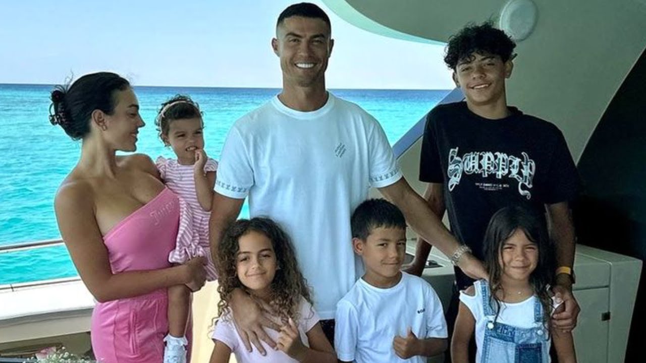 Ronaldo FUNNY Moments With His FAMILY