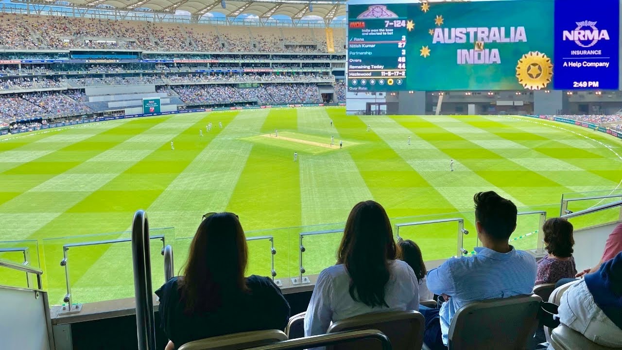 1st BGT Test Match In Perth 🏏 | Met Akaay Kohli 😍