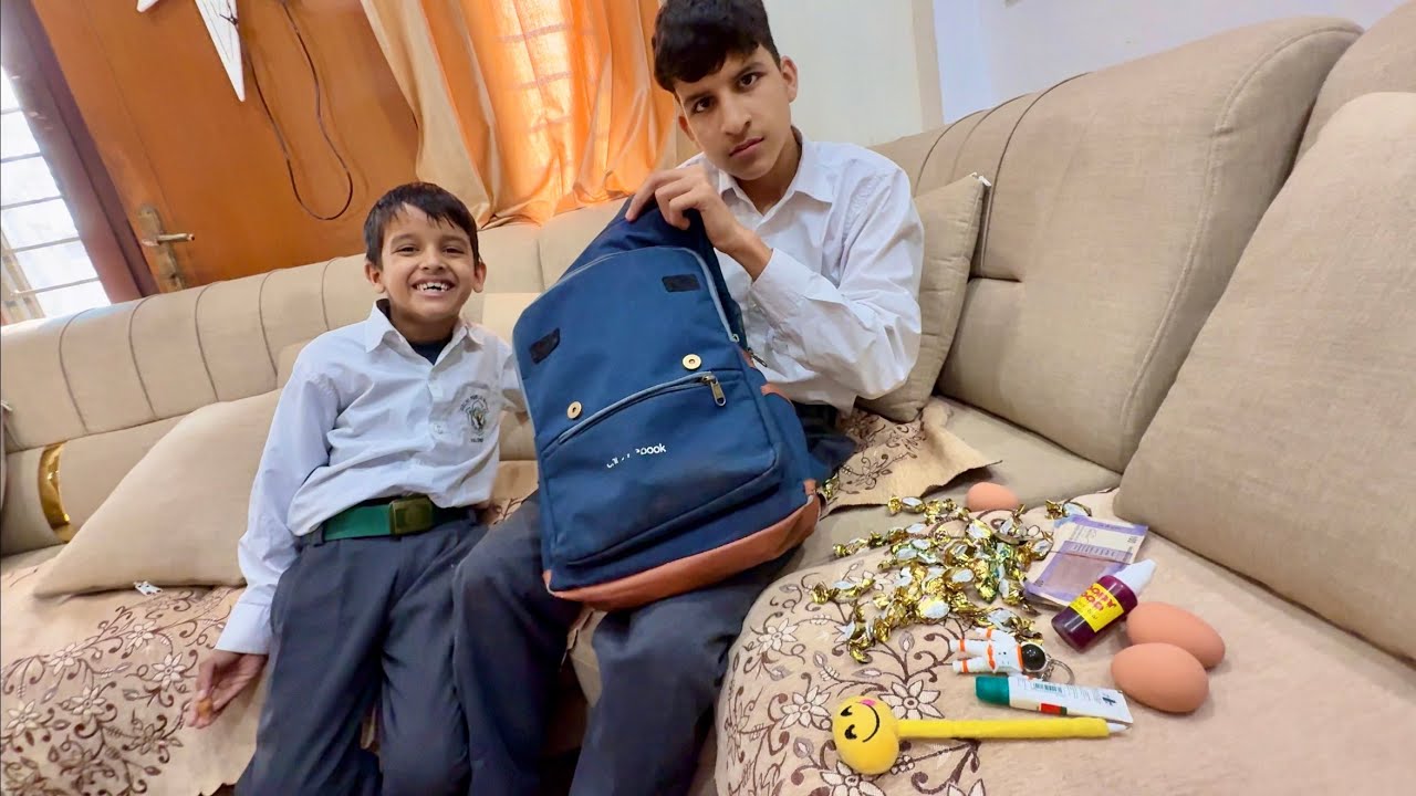 Kunali K School Bag Mein Ye Kya Nikla 😲