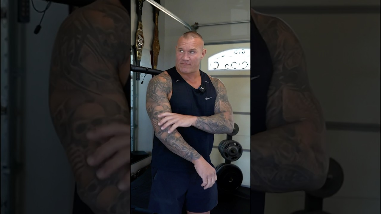 Randy Orton Breaks Down The Difference In Types Of Arm Curls 💪🏼