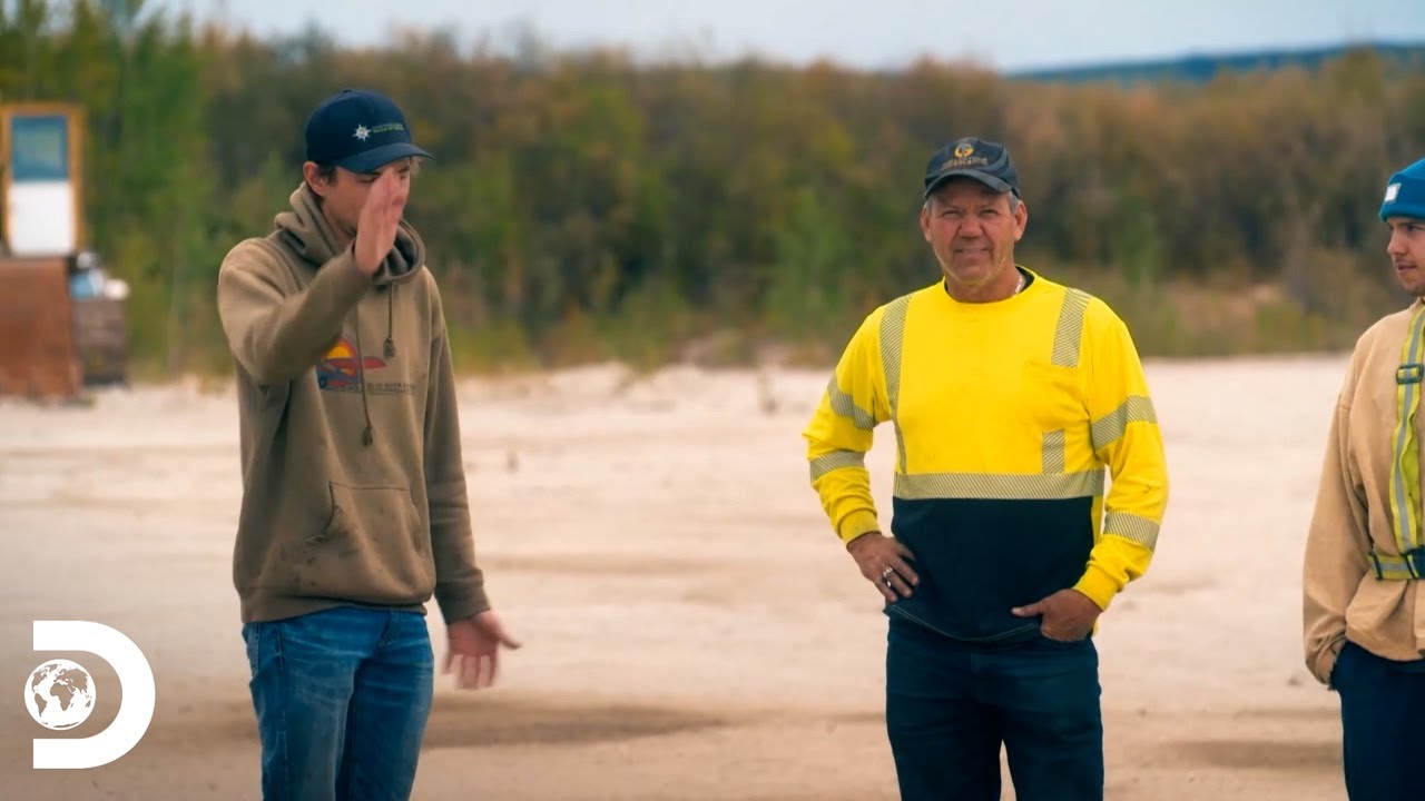 Familia De Mineros Compran Equipo E Intentan Negociar Con Parker | Fiebre Del Oro | Discovery