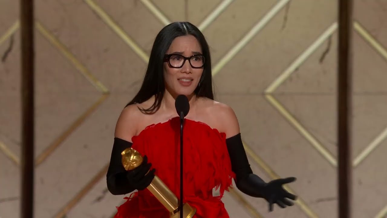 Ali Wong Wins Best Stand-Up Comedian On Television | 82nd Annual Golden Globes