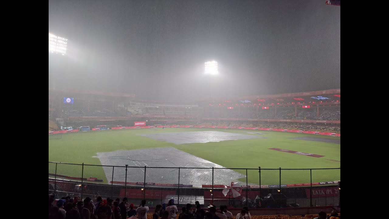 Live From Bengaluru – Heavy Rain Currently – Virat Kohli Tribute In Test Jersey – KKR Vs RCB