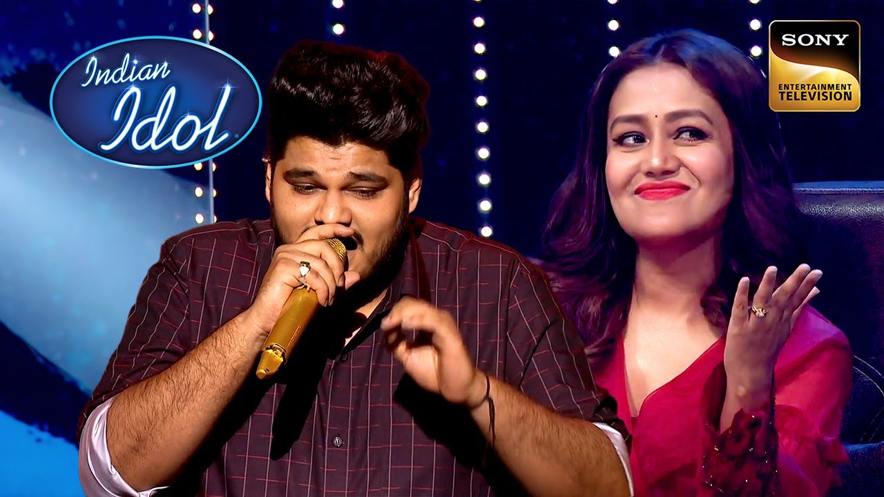Performance के बीच में Zingaat का Hook Step करने लगी Neha | Indian Idol 12 | Neha Kakkar Bytes