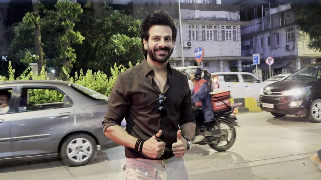 Bigg Boss 18 Winner Karan Veer Mehra Spotted At Bandra