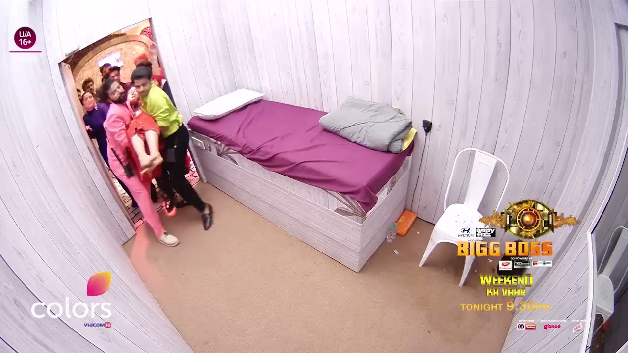 Ayesha Faints | Bigg Boss 17